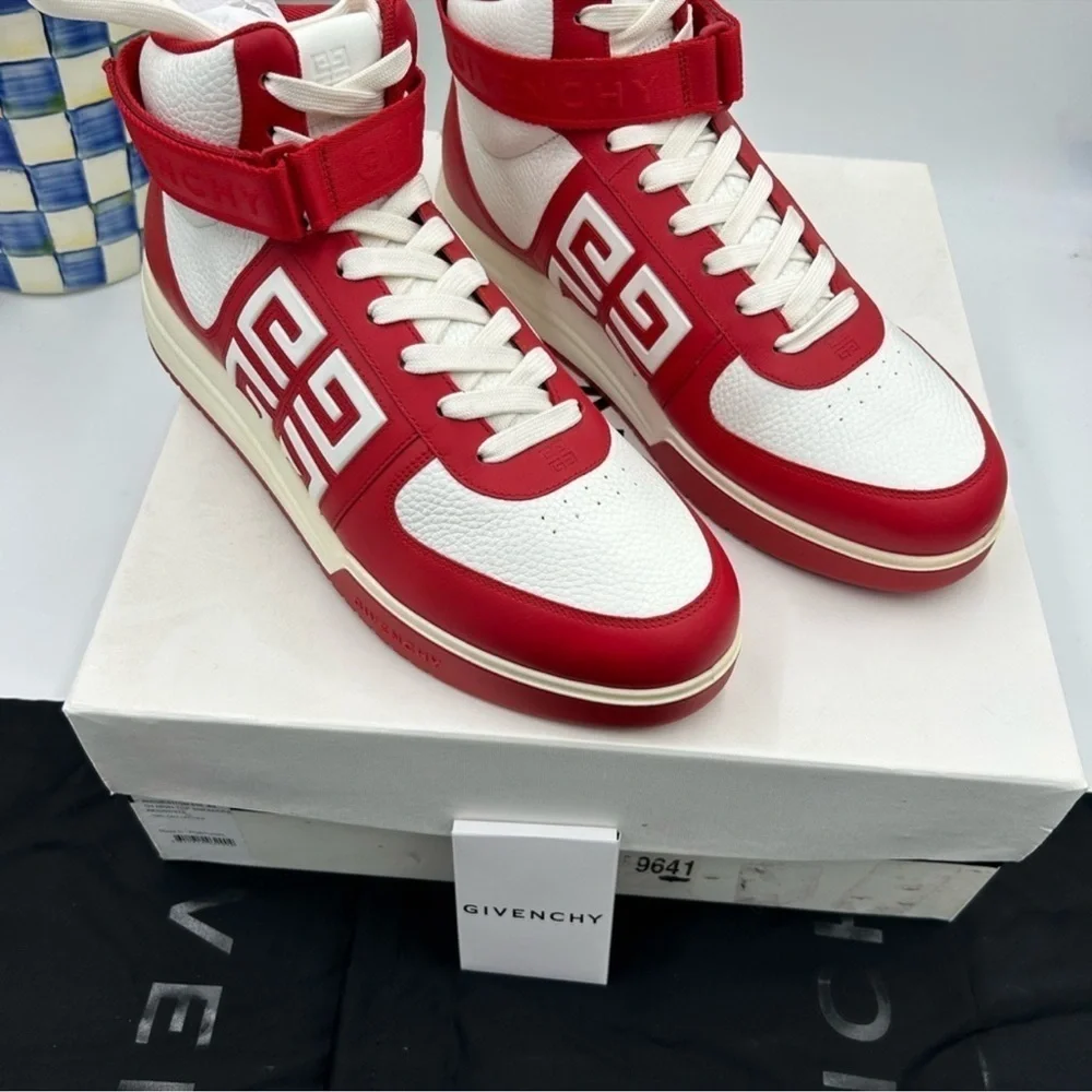Men’s Givenchy G4 high top leather sneakers size 45 made in Italy